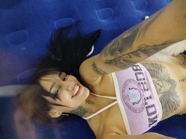 MelannieCoras - Live porn &amp; sex cam - 28890587