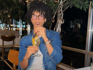 Ver la ficha detallada de CamilleCedrik