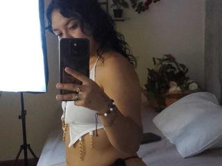 Ver la ficha detallada de DanniWest