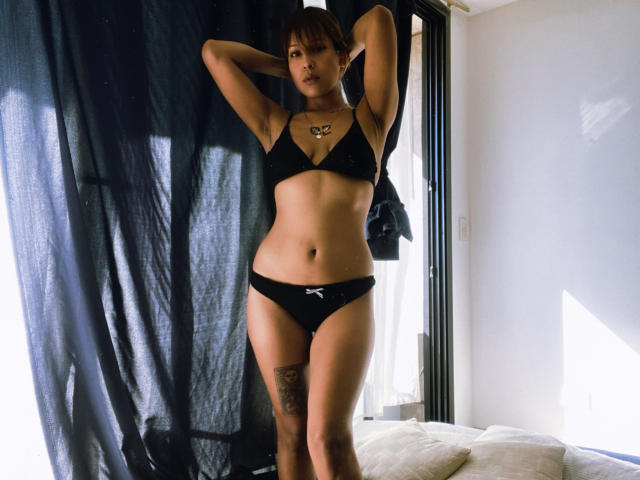 KiaraHernandezX - Live porn &amp; sex cam - 28892690