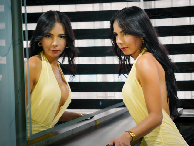 EvelinLuna - פורנו בשידור חי ומצלמת סקס - 28894532