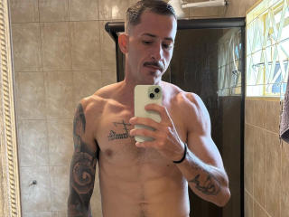 Se dtaljerede oplysninger for LucasJandre-hot