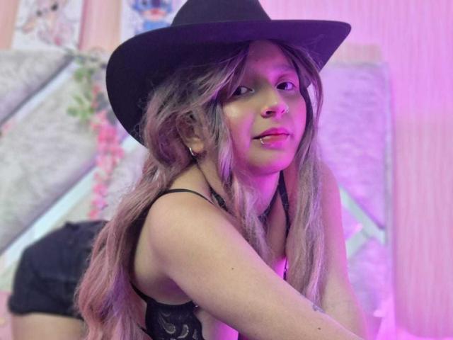 CandySwan - Live Sex Cam - 28898297