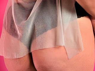 Podívejte se na podrobnou kartu KiaraXMoon