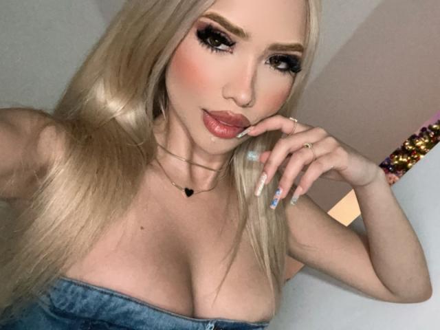 ChristieGarci - Élő pornó és szexkamera - 28902431