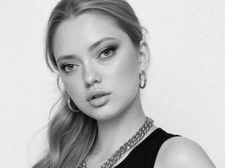 Voir la fiche détaillée de CrystalHope