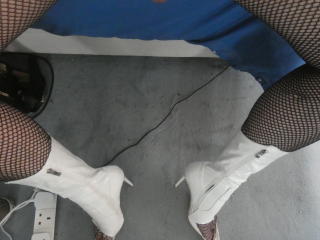 Voir la fiche détaillée de Stockings69