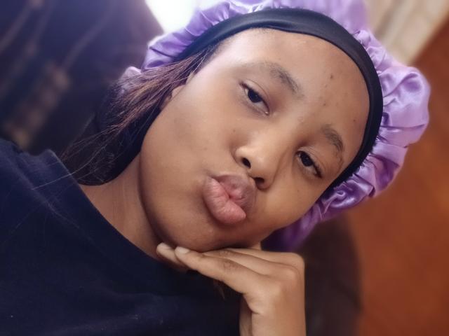 CuteLarona - сексуальная веб-камера в реальном времени - 28906592