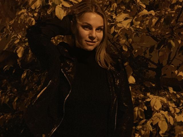 BelleLisaG - Live porn &amp; sex cam - 28907516