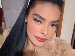 Podívejte se na podrobnou kartu EmmaEbony