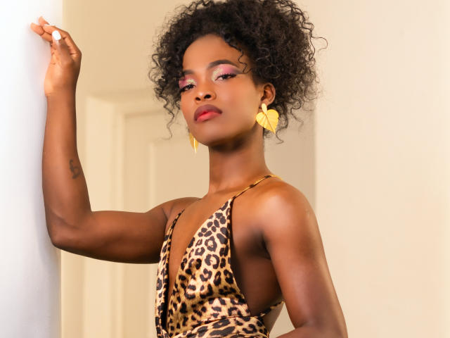 BelyiSinisterra - Live porn &amp; sex cam - 28915205