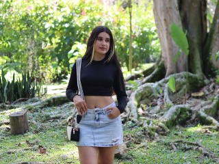 Ver la ficha detallada de KatieDesirX