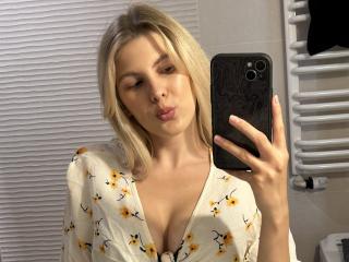 См. подробные сведения о модели PinkyZora