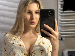 См. подробные сведения о модели PinkyZora