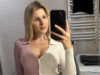 См. подробные сведения о модели PinkyZora