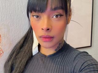 EmmaEbony'in detaylı sayfasını gör