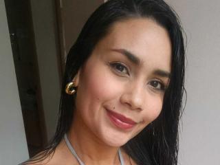 См. подробные сведения о модели SophieJones69