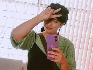 Obejrzyj kompletny profil BeckyHuston