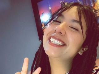 Obejrzyj kompletny profil BeckyHuston