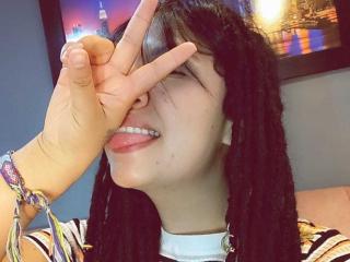 Obejrzyj kompletny profil BeckyHuston