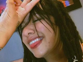 Obejrzyj kompletny profil BeckyHuston