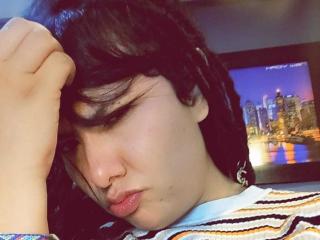 Obejrzyj kompletny profil BeckyHuston