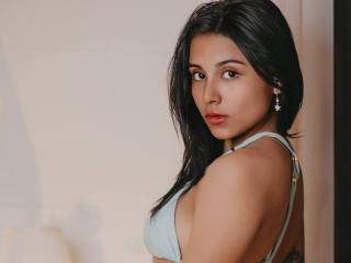 Obejrzyj kompletny profil AlinaMonroe