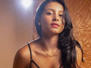 Obejrzyj kompletny profil AlinaMonroe