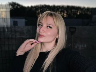 Obejrzyj kompletny profil EliseMonet