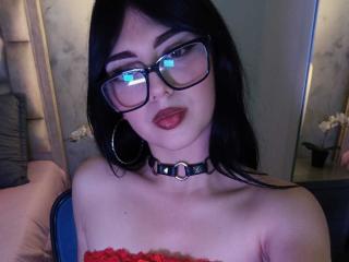 См. подробные сведения о модели IsabellaaRossi