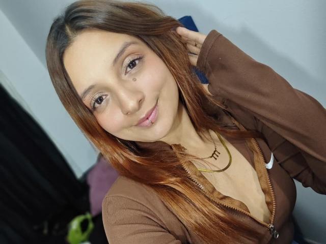 SaarahJones - Live porn &amp; sex cam - 28930508