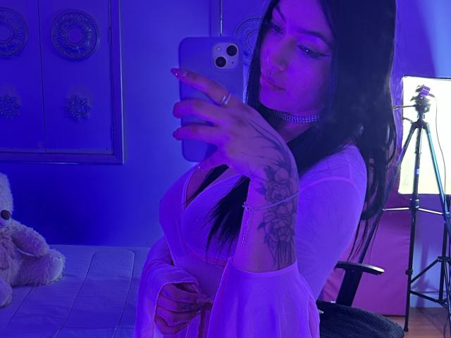 KatianPierce - Élő pornó és szexkamera - 28930511