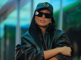 См. подробные сведения о модели AstridVex