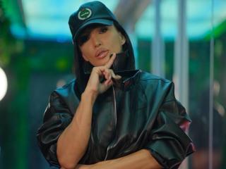 Obejrzyj kompletny profil AstridVex