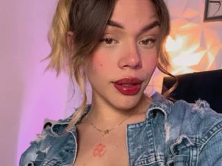 См. подробные сведения о модели EmmaRiveraa