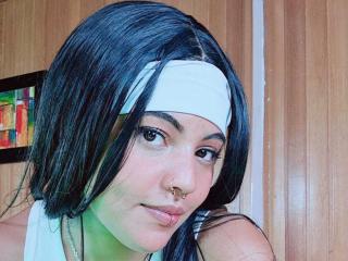 Lásd a AntonellaFioree teljes profilját