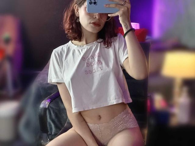 SophieBlake - Live porn &amp; sex cam - 28933580