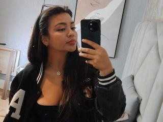 Lásd a KimDevinne teljes profilját