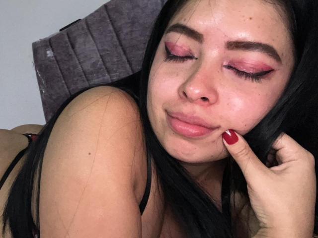 KateWelsin - Live porn &amp; sex cam - 28933700