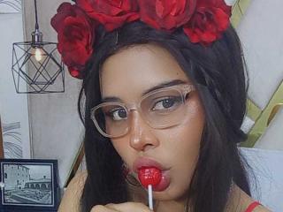 См. подробные сведения о модели BellaSnowyHot