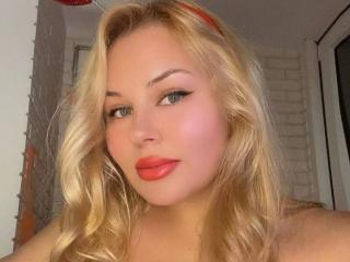 Lásd a AvaQueen teljes profilját