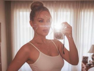 См. подробные сведения о модели AvaQueen