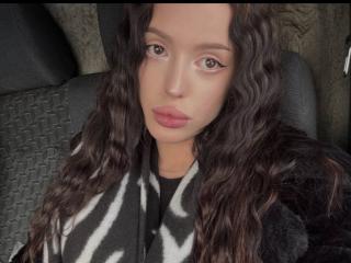 Lásd a JessiBlossom teljes profilját