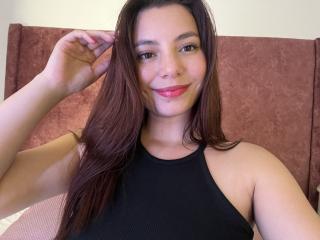 Lásd a LinaFoxyHot teljes profilját