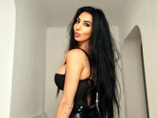 Lásd a BrunetteBabe69 teljes profilját