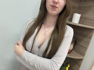 Lásd a Nesie teljes profilját