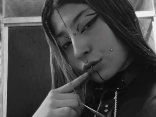 См. подробные сведения о модели SakuraBlackRose