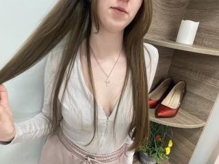 Lásd a Nesie teljes profilját