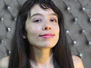 См. подробные сведения о модели ElodiePerrine