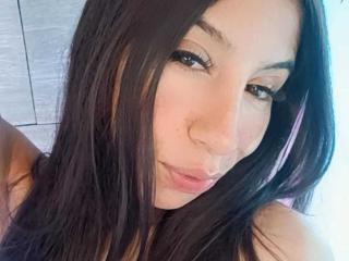 См. подробные сведения о модели NahomyCarther